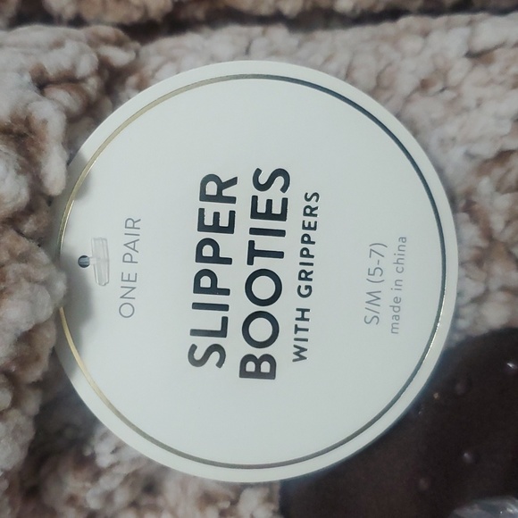 2 pair - New Unused Slipper Booties with Grippers SUPER SOFT Size S/M(8-10) - Picture 3 of 3